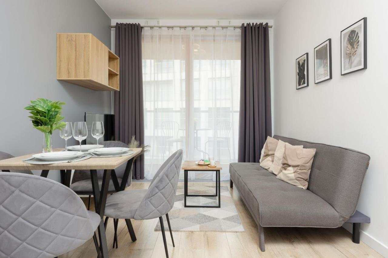 Cozy Apartments With Parking In The 19Th District By Noclegi Renters Warschau Exterior foto